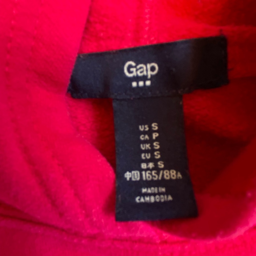 GAP - Picture 2 of 2